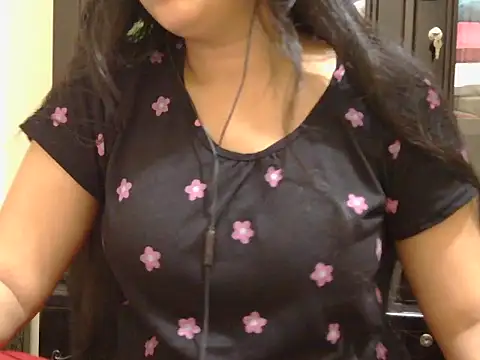 Snapshot of fairy_queen07 chatting on September 28, 2025, 12:27 am fairy queen07 online show from September 28, 2025, 12:27 am