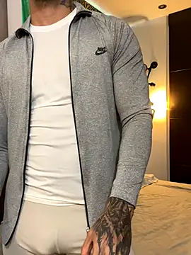 Tomy maylon online show from October 8, 2025, 4:48 pm