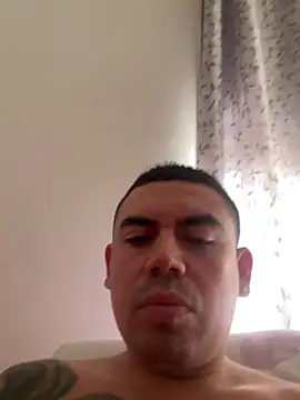 Snapshot of davidxxx099 chatting on October 13, 2025, 12:27 pm davidxxx099 online show from October 13, 2025, 12:27 pm