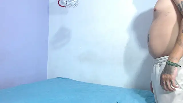 Snapshot of onixandghosty1 chatting on December 3, 2025, 7:01 pm onixandghosty1 online show from December 3, 2025, 7:01 pm