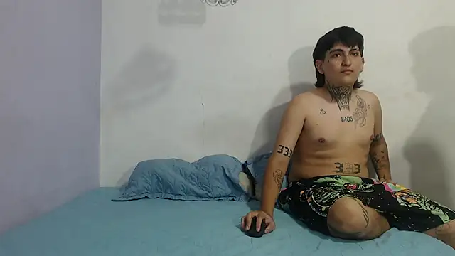 Snapshot of onixandghosty1 chatting on December 18, 2025, 7:09 pm onixandghosty1 online show from December 18, 2025, 7:09 pm