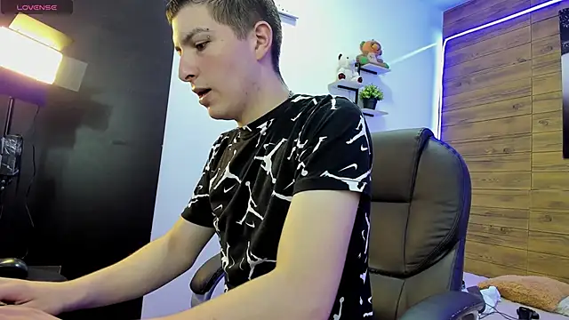 Snapshot of taner_king chatting on November 23, 2025, 3:28 am taner king online show from November 23, 2025, 3:28 am