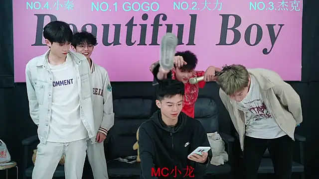 Snapshot of BeautifulBoys-888 chatting on October 19, 2025, 11:22 am BeautifulBoys-888 online show from October 19, 2025, 11:22 am