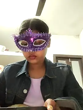 layra 9900 online show from December 13, 2025, 8:14 pm