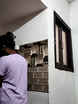 layra 9900 online show from December 15, 2025, 8:29 am