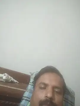 vardh033 online show from October 26, 2025, 1:22 am