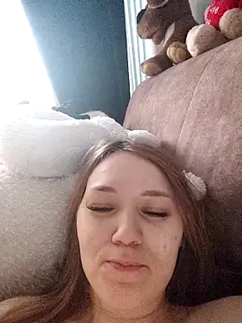 AlisaWyn online show from December 15, 2025, 3:44 am