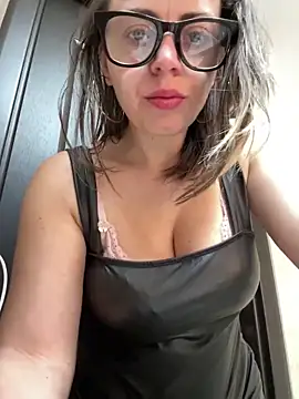 ladywithbigass online show from March 18, 2025, 8:58 am