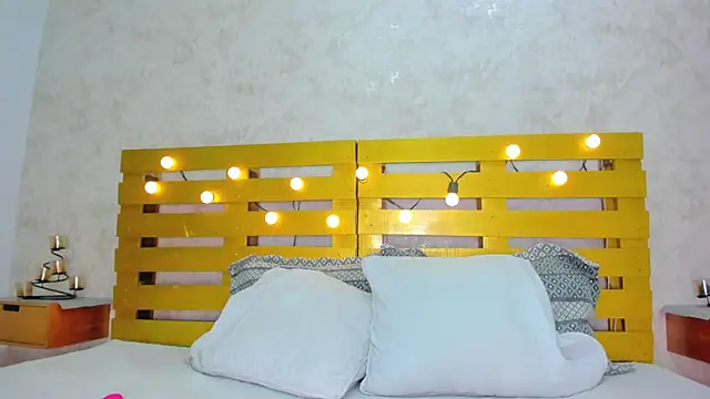 Snapshot of thalia888_ chatting on November 26, 2025, 7:15 pm thalia888 online show from November 26, 2025, 7:15 pm