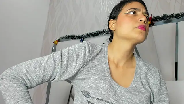 Snapshot of thalia888_ chatting on December 14, 2025, 7:07 pm thalia888 online show from December 14, 2025, 7:07 pm