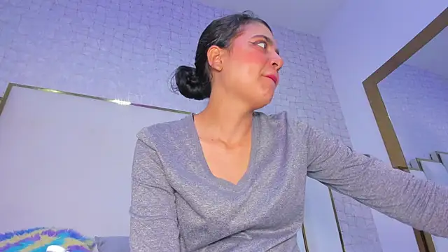 Snapshot of thalia888_ chatting on December 15, 2025, 7:07 pm thalia888 online show from December 15, 2025, 7:07 pm