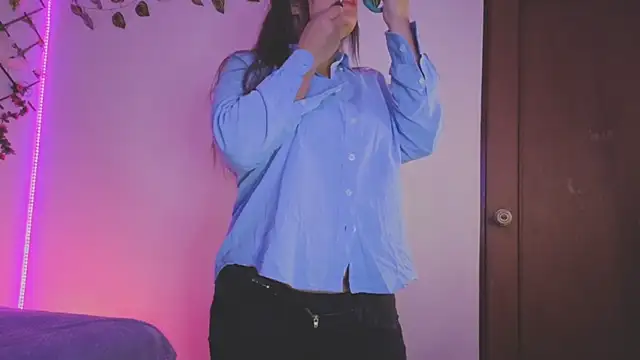 Snapshot of MiaCollinssx chatting on November 5, 2025, 2:50 pm MiaCollinssx online show from November 5, 2025, 2:50 pm