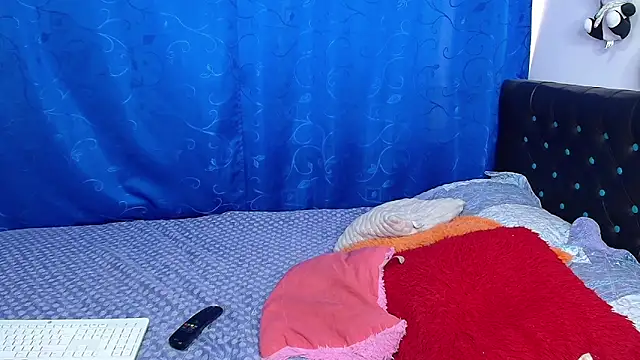 Snapshot of melikaronit2 chatting on November 18, 2025, 6:01 pm melikaronit2 online show from November 18, 2025, 6:01 pm