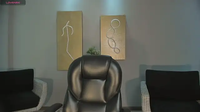 TiffannySins online show from November 14, 2025, 4:11 am