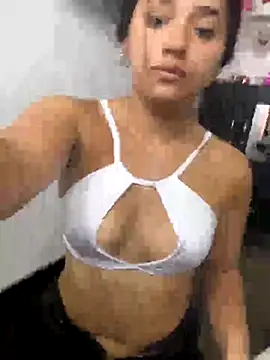 Luciaparker03 online show from October 31, 2025, 3:13 pm