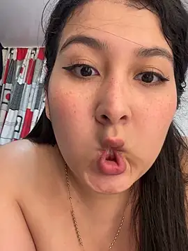 Snapshot of evelyn_1702 chatting on October 10, 2025, 3:27 am evelyn 1702 online show from October 10, 2025, 3:27 am