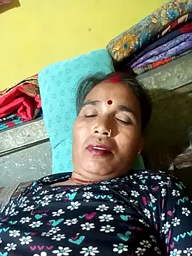 Snapshot of Monika_thakurr chatting on September 28, 2025, 10:42 am Monika thakurr online show from September 28, 2025, 10:42 am