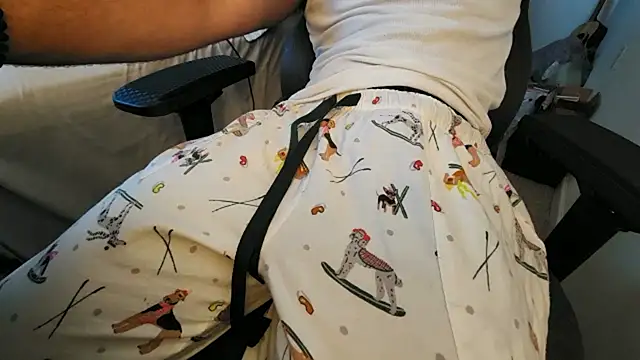 Snapshot of catt18 chatting on October 26, 2025, 8:15 pm catt18 online show from October 26, 2025, 8:15 pm