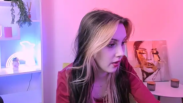 Snapshot of luna_tin chatting on October 16, 2025, 12:33 am luna tin online show from October 16, 2025, 12:33 am