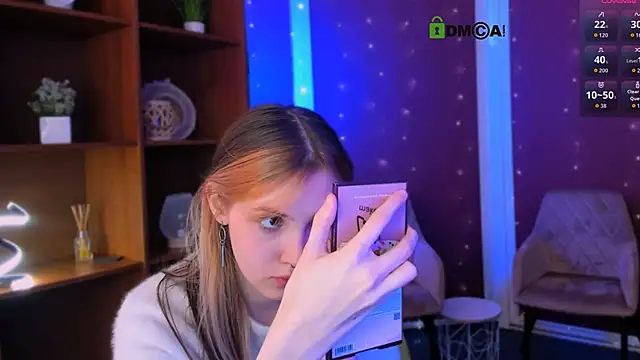 Snapshot of luna_tin chatting on November 22, 2025, 9:30 am luna tin online show from November 22, 2025, 9:30 am