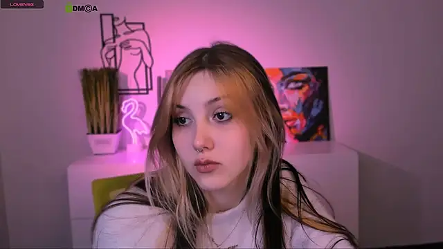 Snapshot of luna_tin chatting on November 24, 2025, 5:40 am luna tin online show from November 24, 2025, 5:40 am