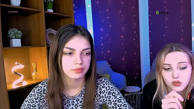 Snapshot of luna_tin chatting on December 14, 2025, 2:44 pm luna tin online show from December 14, 2025, 2:44 pm