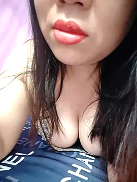 Snapshot of Julyy08 chatting on September 21, 2025, 3:02 pm Julyy08 online show from September 21, 2025, 3:02 pm