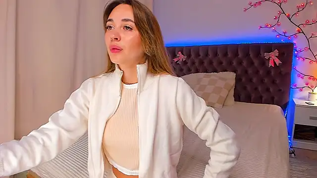 Snapshot of AlexaWilds chatting on October 9, 2025, 5:27 am AlexaWilds online show from October 9, 2025, 5:27 am