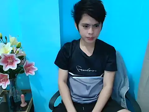Snapshot of Dhyllan_ chatting on September 10, 2025, 3:39 am Dhyllan  online show from September 10, 2025, 3:39 am