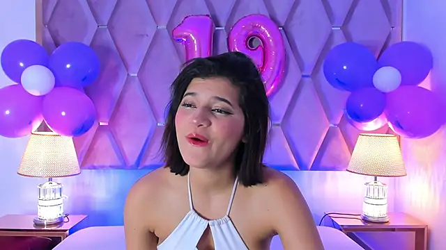 Snapshot of MaskedGirl_ chatting on September 14, 2025, 11:53 am MaskedGirl online show from September 14, 2025, 11:53 am