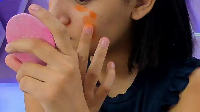 Snapshot of MaskedGirl_ chatting on September 17, 2025, 11:34 am MaskedGirl online show from September 17, 2025, 11:34 am