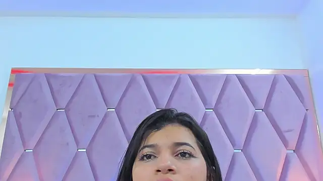 Snapshot of MaskedGirl_ chatting on October 19, 2025, 1:01 pm MaskedGirl online show from October 19, 2025, 1:01 pm