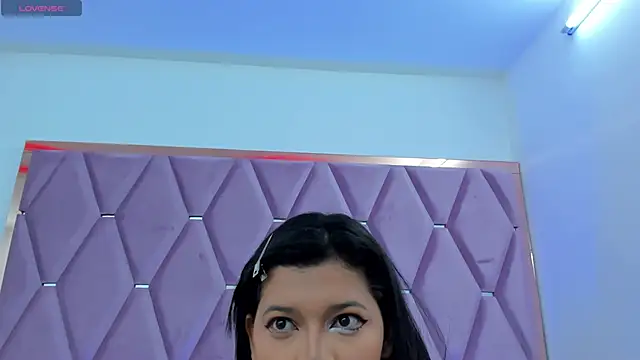 Snapshot of MaskedGirl_ chatting on November 16, 2025, 11:05 am MaskedGirl online show from November 16, 2025, 11:05 am