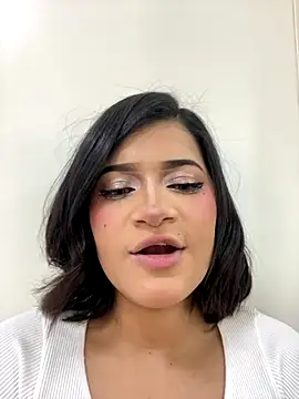 Snapshot of MaskedGirl_ chatting on November 18, 2025, 4:44 pm MaskedGirl online show from November 18, 2025, 4:44 pm