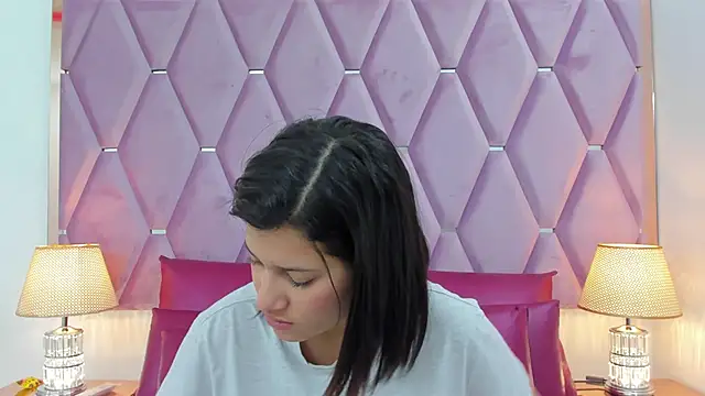 Snapshot of MaskedGirl_ chatting on December 5, 2025, 11:41 am MaskedGirl online show from December 5, 2025, 11:41 am