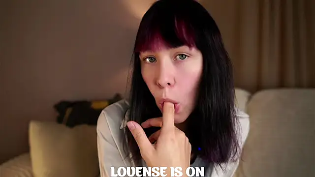 Snapshot of BritniBers chatting on October 3, 2025, 10:45 am BritniBers online show from October 3, 2025, 10:45 am