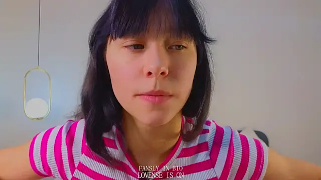 Snapshot of BritniBers chatting on November 9, 2025, 10:35 am BritniBers online show from November 9, 2025, 10:35 am