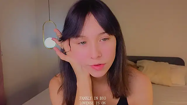 Snapshot of BritniBers chatting on November 14, 2025, 2:10 am BritniBers online show from November 14, 2025, 2:10 am