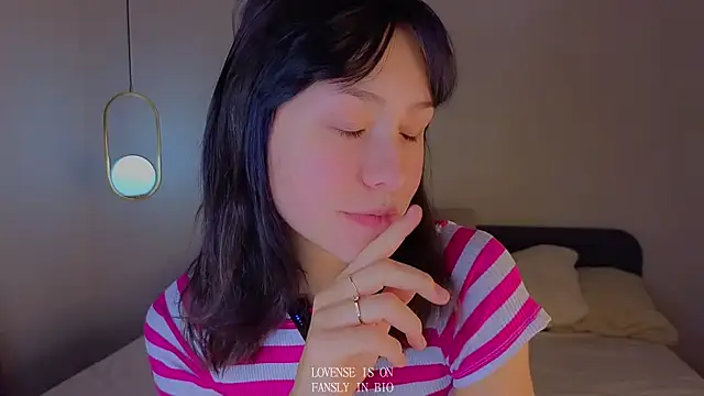 Snapshot of BritniBers chatting on November 16, 2025, 1:22 am BritniBers online show from November 16, 2025, 1:22 am