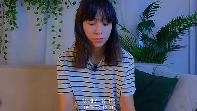 Snapshot of BritniBers chatting on November 17, 2025, 2:28 am BritniBers online show from November 17, 2025, 2:28 am