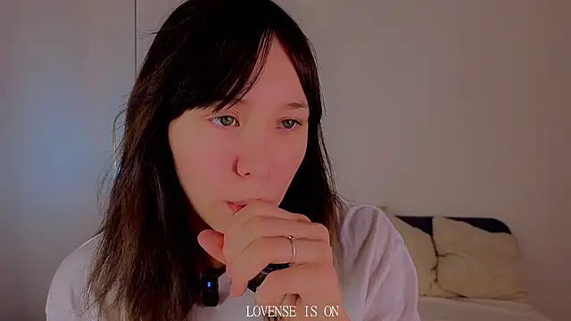 Snapshot of BritniBers chatting on November 27, 2025, 1:29 am BritniBers online show from November 27, 2025, 1:29 am