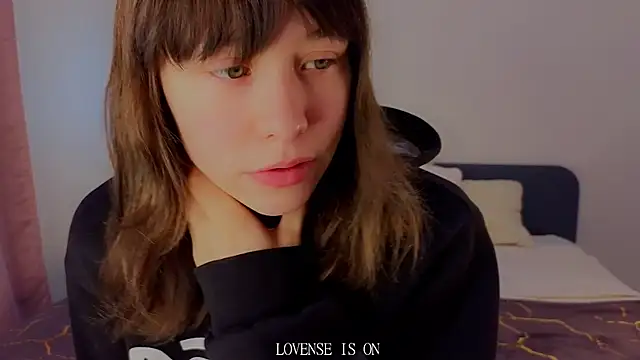 Snapshot of BritniBers chatting on November 30, 2025, 2:15 am BritniBers online show from November 30, 2025, 2:15 am