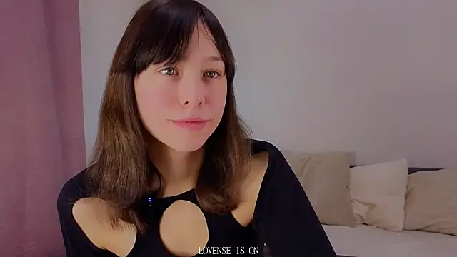 Snapshot of BritniBers chatting on December 3, 2025, 1:57 am BritniBers online show from December 3, 2025, 1:57 am