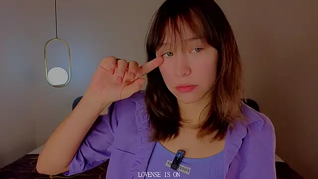 Snapshot of BritniBers chatting on December 4, 2025, 1:15 am BritniBers online show from December 4, 2025, 1:15 am