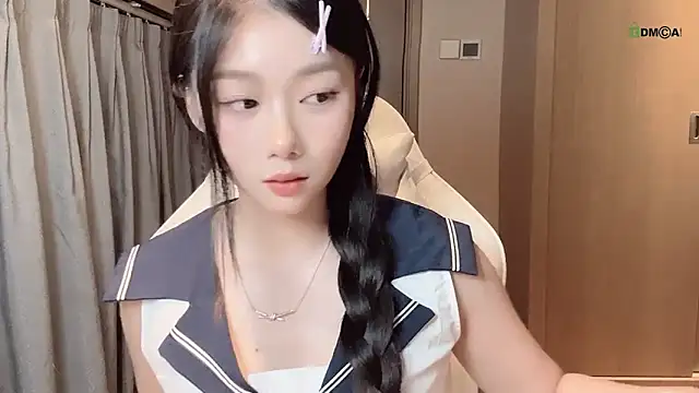 Snapshot of Makinghappymyself_ chatting on November 14, 2025, 9:52 am Makinghappymyself online show from November 14, 2025, 9:52 am