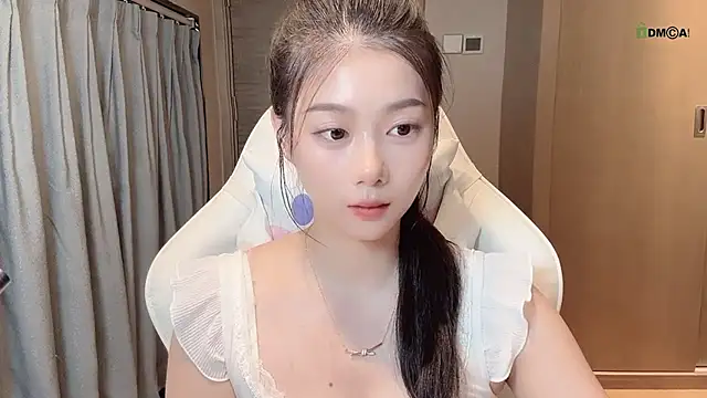 Snapshot of Makinghappymyself_ chatting on November 18, 2025, 12:38 am Makinghappymyself online show from November 18, 2025, 12:38 am