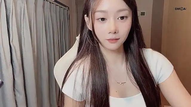 Snapshot of Makinghappymyself_ chatting on December 1, 2025, 12:32 pm Makinghappymyself online show from December 1, 2025, 12:32 pm