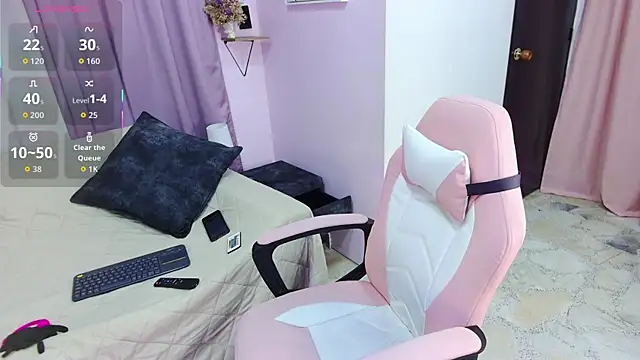 Snapshot of DaniniAnderson chatting on October 20, 2025, 4:02 am DaniniAnderson online show from October 20, 2025, 4:02 am