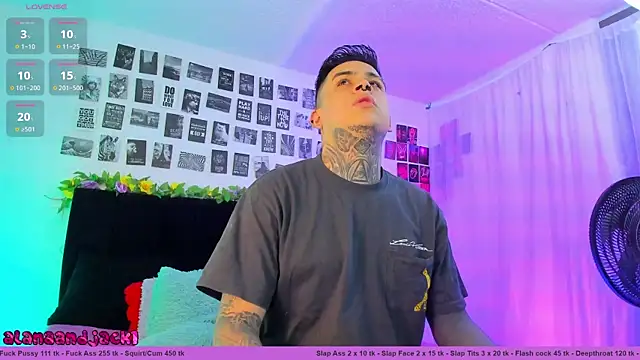 Sarahandzack online show from September 10, 2025, 9:09 am