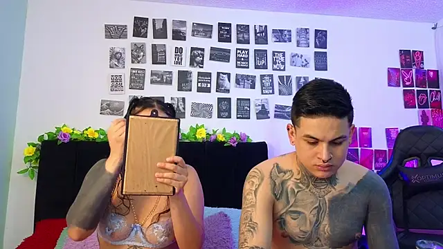 Sarahandzack online show from September 20, 2025, 7:59 pm